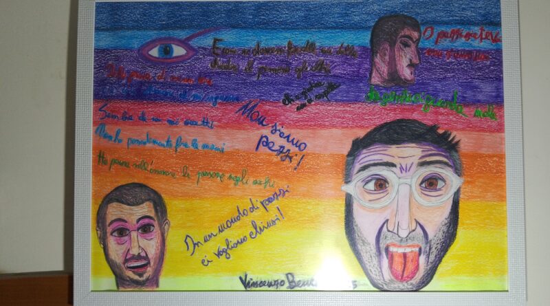 “I pazzi siete voi, non siamo noi” Ritratto e autoritratto con pensieri sparsi. Pastelli a cera su cartoncino in cornice 50×70 cm. “I pazzi siete voi, non siamo noi” Ritratto e autoritratto con pensieri sparsi. Pastelli a cera su cartoncino in cornice 50×70 cm.